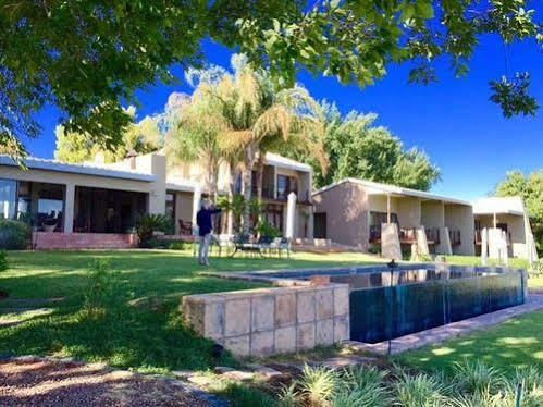 River Place Manor 5*